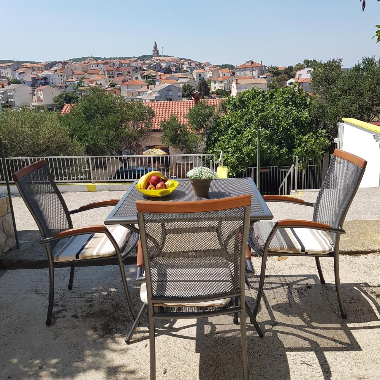 Apartment Vrbnik 8 Buitenkant foto